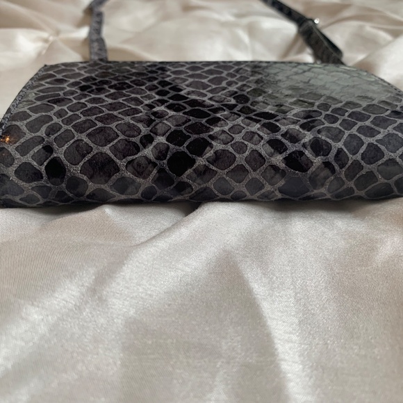 Michael Kors Gray Snakeprint Leather Wallet on chain Crossbody Bag - Picture 6 of 7